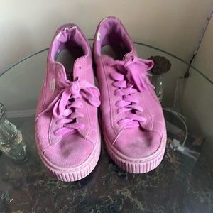 Suede Pink Pumas